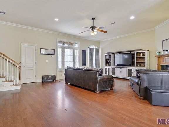 3rd image of 36327 W Pine Grove Ct