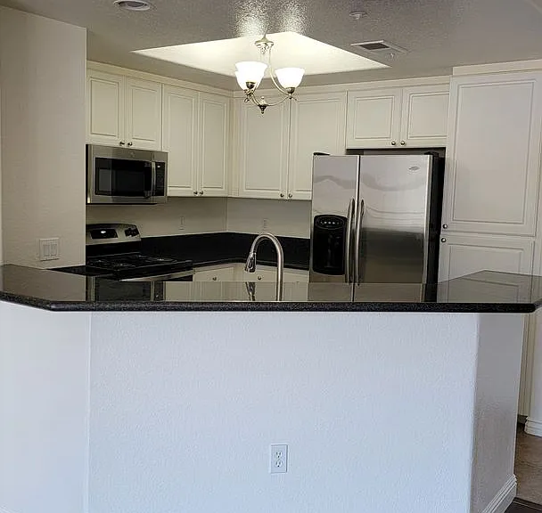 9263 Regents Rd #B305 — Photo 3