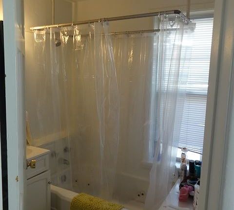 3rd image of 476 Herschel St APT 7