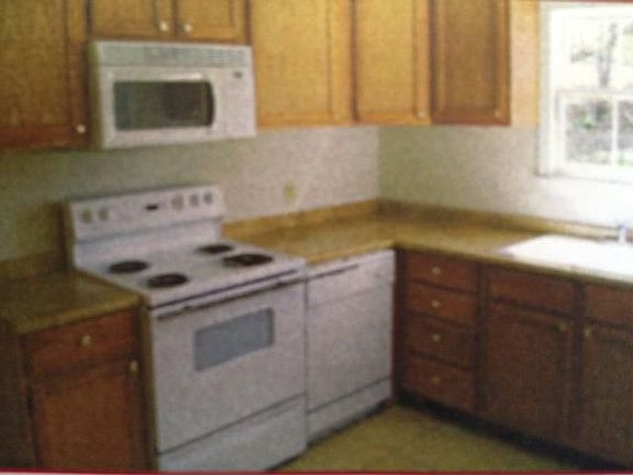 2nd image of 624 Cedar Dr