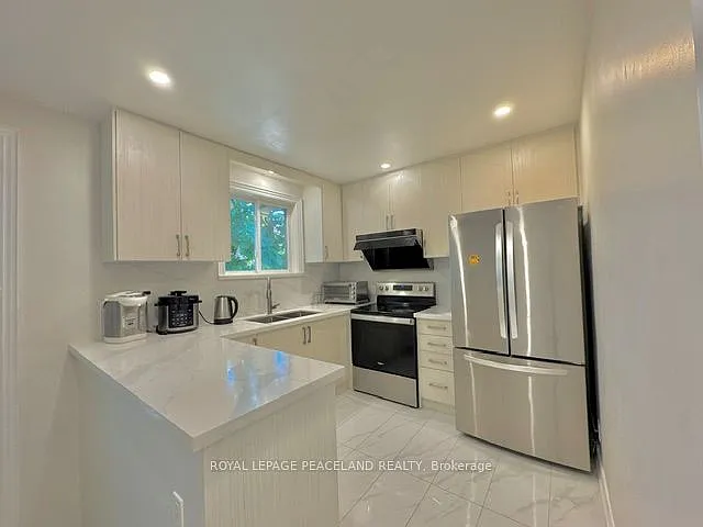 221 Browndale Cres — Photo 4