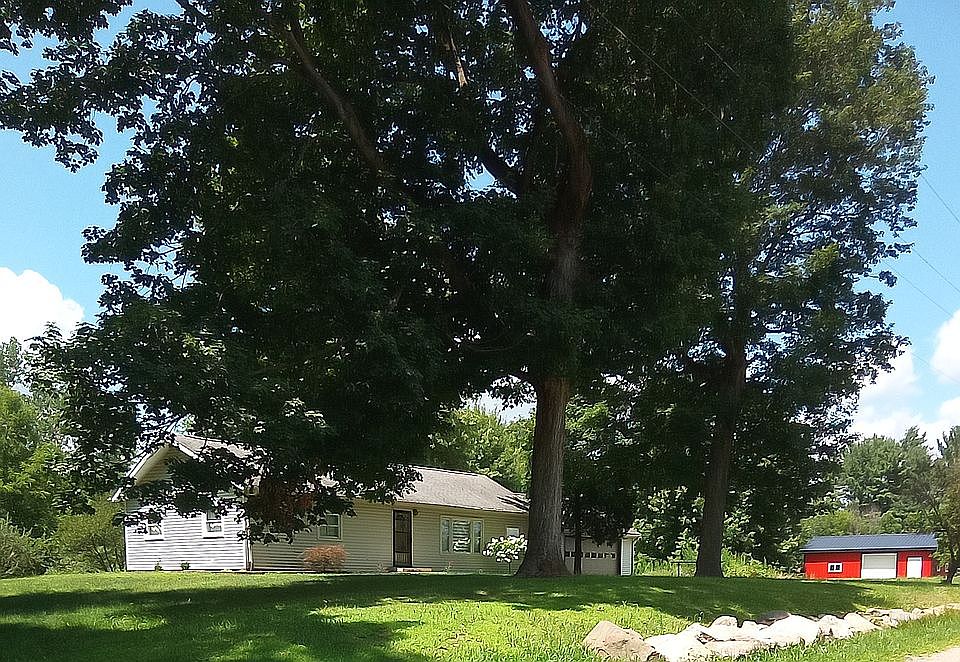 1st image of 1639 Lilac Rd