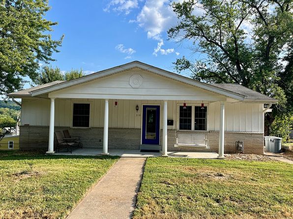 310 W 5th St