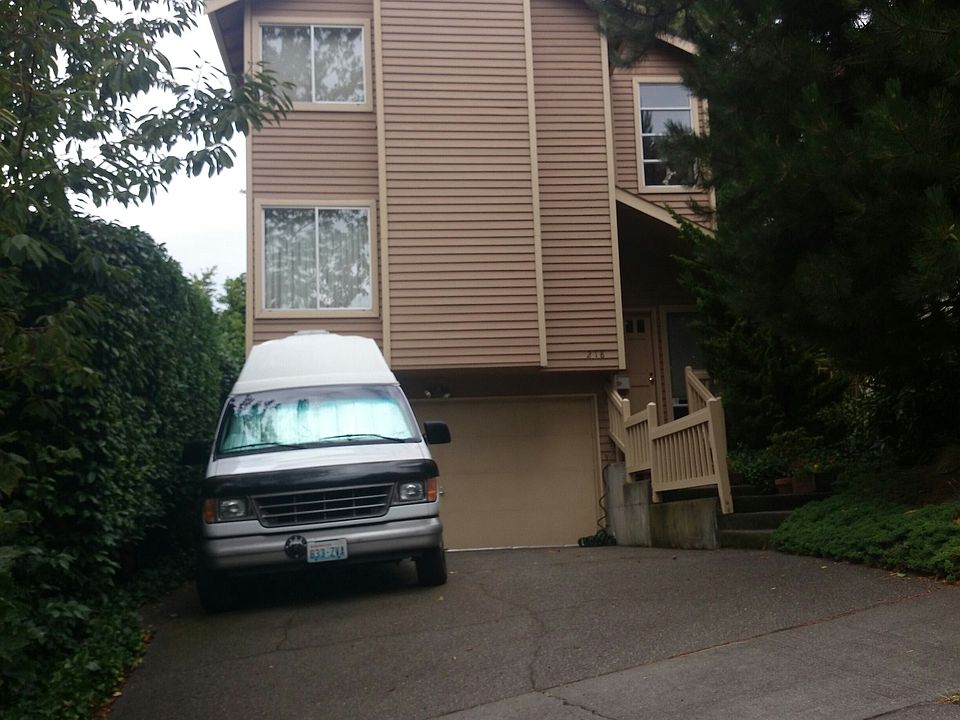 2nd image of 218 NW 40th St