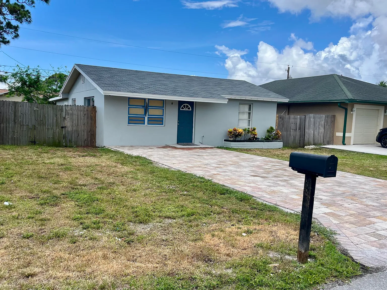 3 bed, 1.0 bath, 836 sqft, $2,500 — Photo 3