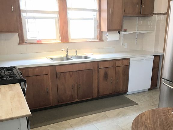3rd image of 11 Bartlett Ave