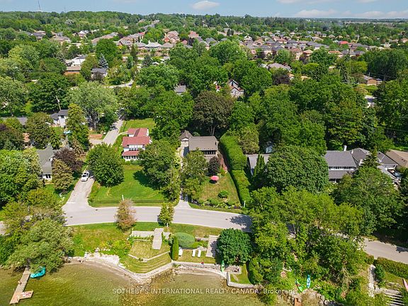 5th image of 171 Lake Dr N
