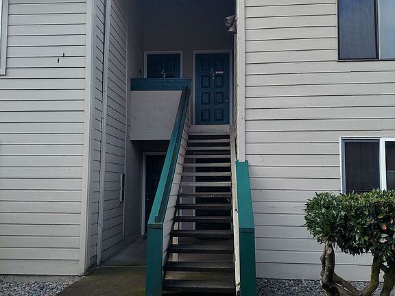 2nd image of 1102 8th St NE APT 28