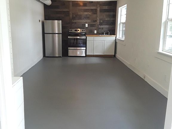4th image of 3706 Royal Palm Ave
