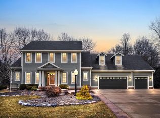 8902 Shadowood Trl, Racine, WI 53406