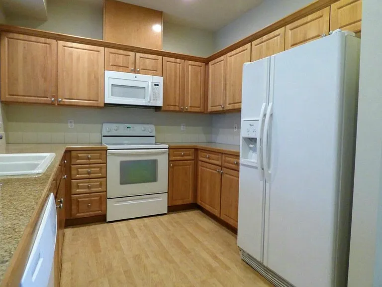 10700 SE 260th St #S102 — Photo 10