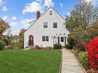 1 Rutgers Pl, Scarsdale, NY 10583