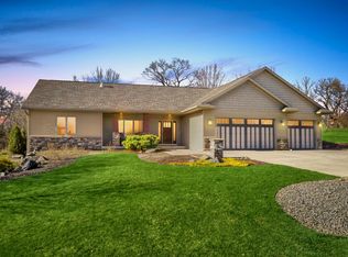W7982 Country Ave, Holmen, WI 54636