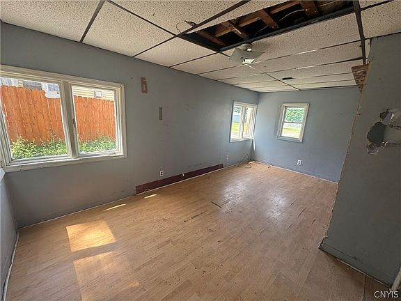 2nd image of 9 Green St