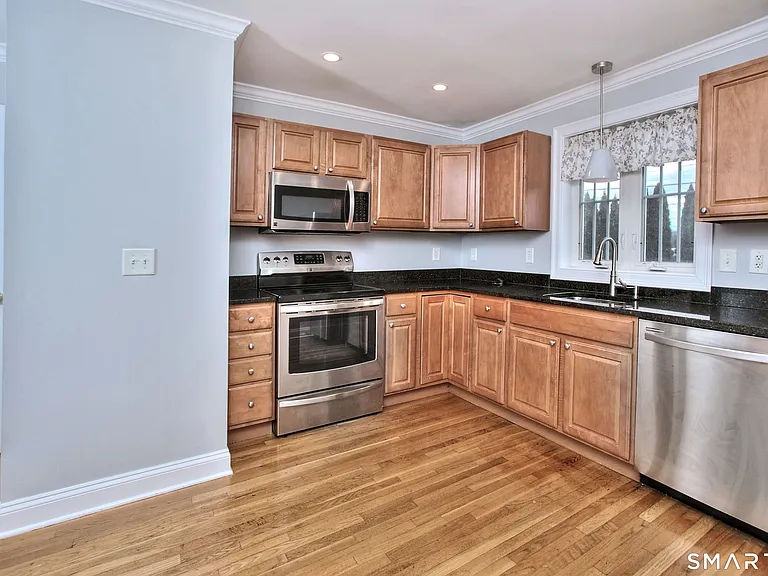 39 Maple Tree Ave #52 — Photo 6