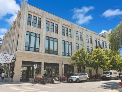 1215 W Gunnison St APT 202, Chicago, IL, 60640
