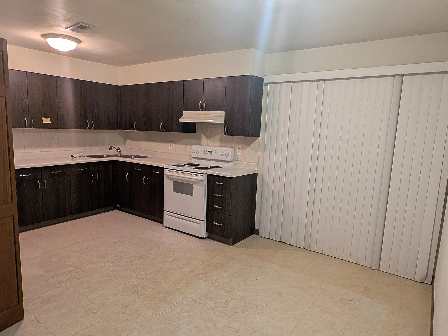 2 bed, 1000 sqft, $1,150 — Photo 3