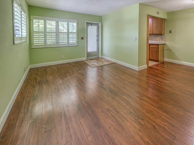 216 N Federal Hwy #8 — Photo 10