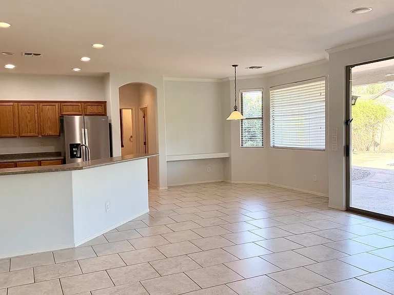 1289 E Iris Dr — Photo 7