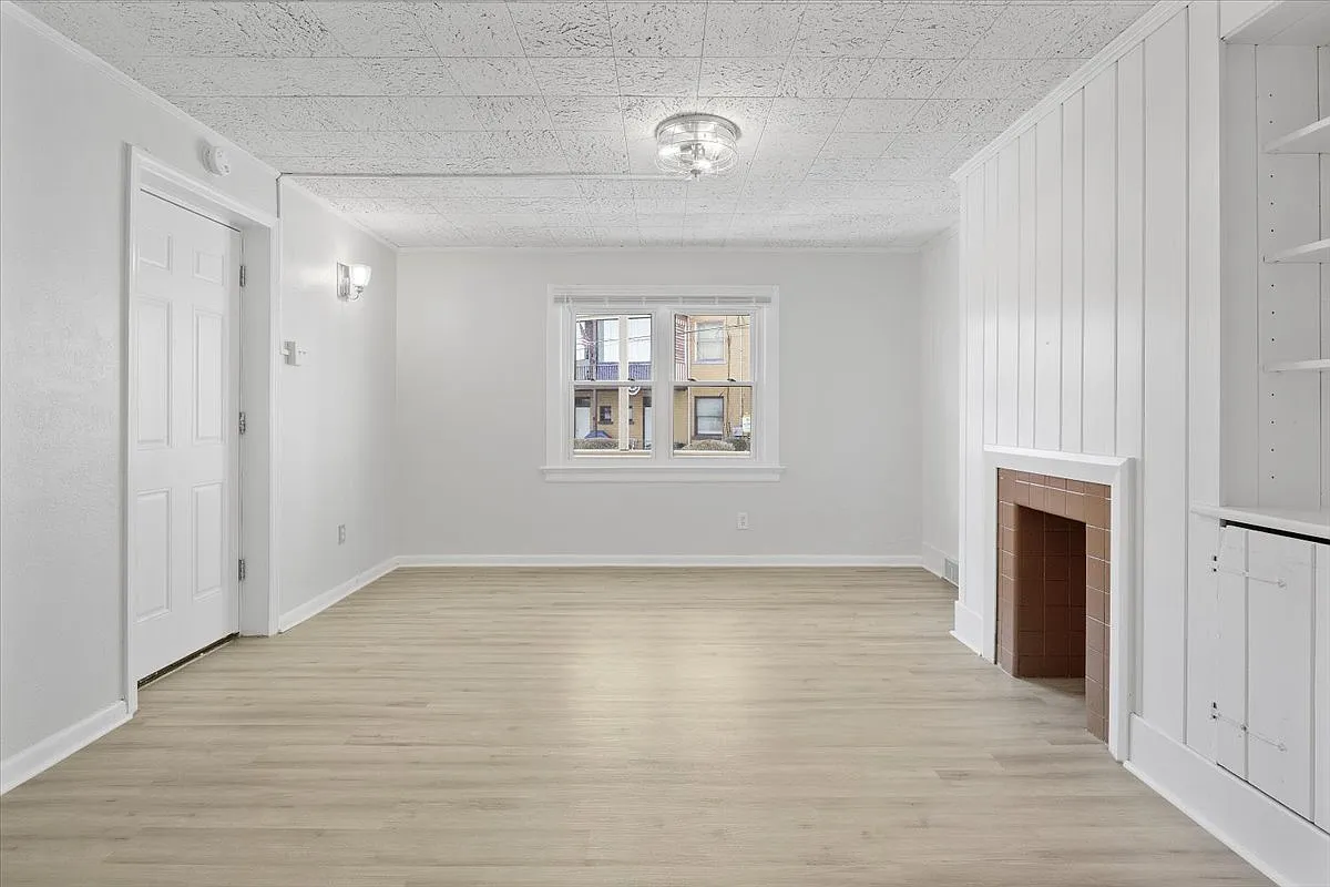 1 bed, 1000 sqft, $1,000 — Photo 3