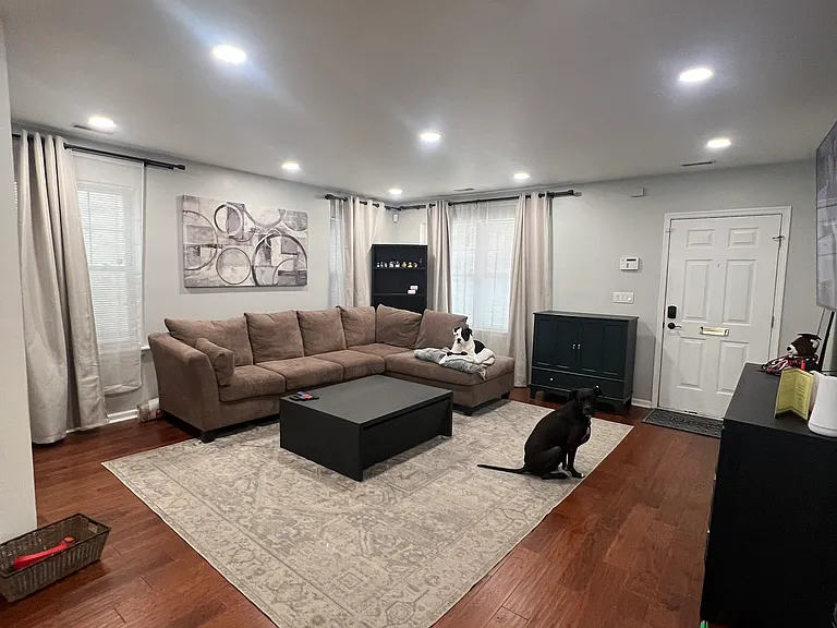 2312 Cross St — Photo 2