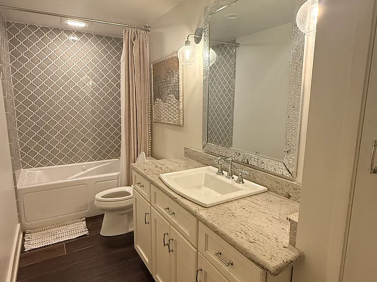 5634 Woodlawn Pl — Photo 3