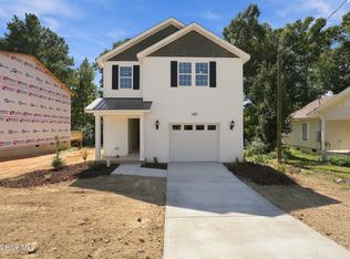215 E Moore St, Robbins, NC 27325