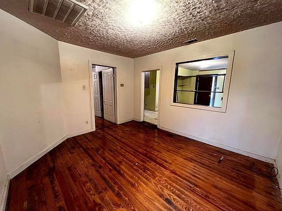5th image of 207 A P Nivens Street