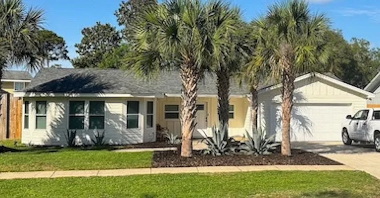 805 N Lakeside Dr — Photo 1