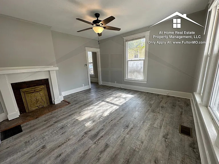1016 Bluff St — Photo 4