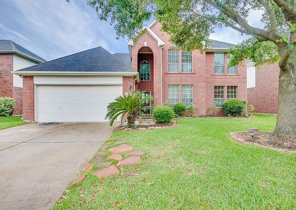 1st image of 2034 Winding Hollow Dr