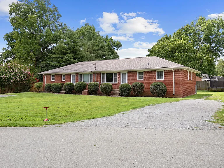 403 Alicia Dr #A — Photo 4