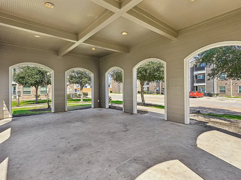 The Life at Grand Oaks — Photo 8