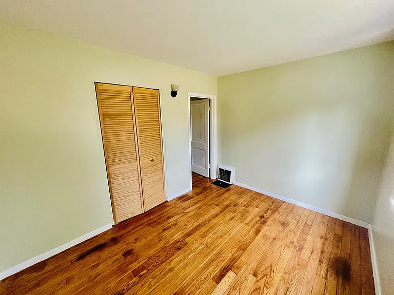 1541 Meade Ave #1 — Photo 6