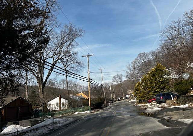 2nd image of 451 Skyline Lakes Dr