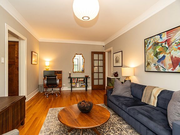 4th image of 3706 N Lakewood Ave APT 2N