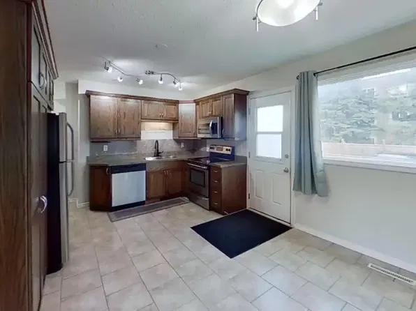 114 Hardisty Ave, Hinton, AB