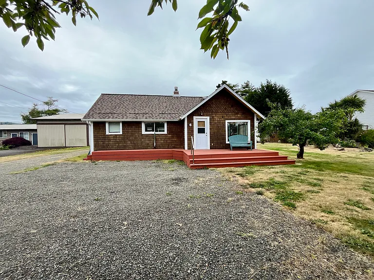 6 Chinook Valley Rd — Photo 1