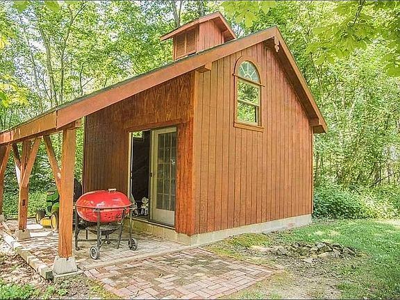 Wood working shed