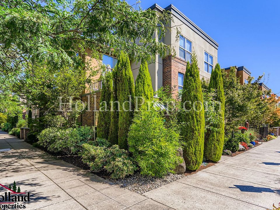 1st image of 6211 NE Carillion Dr Unit 205
