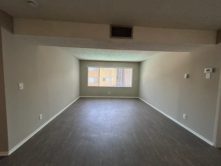 Taylor Garden Apartments — Photo 31