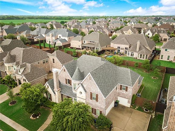 4th image of 1312 Twin Knoll Dr
