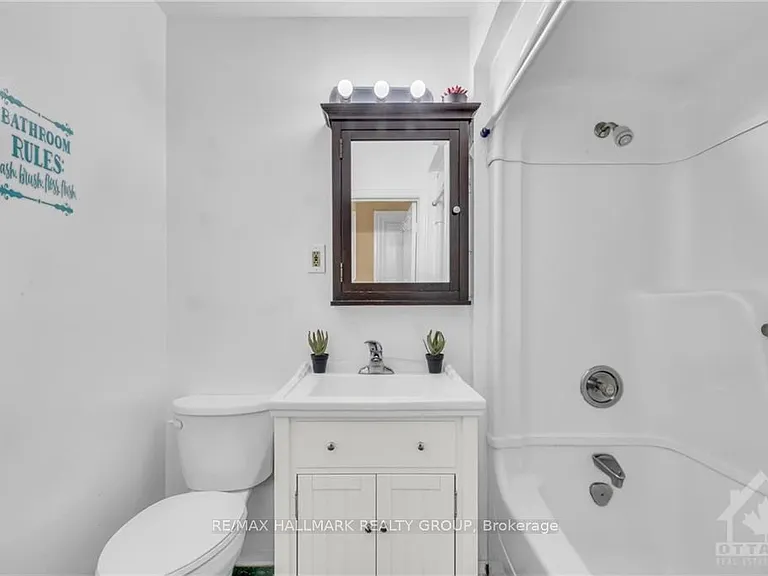 15 Elmsley St N — Photo 4