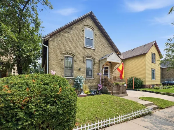 1827 Green STREET, Racine, WI 53402