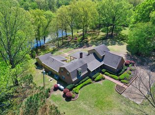 1300 Horn Lake Rd, Nesbit, MS 38651