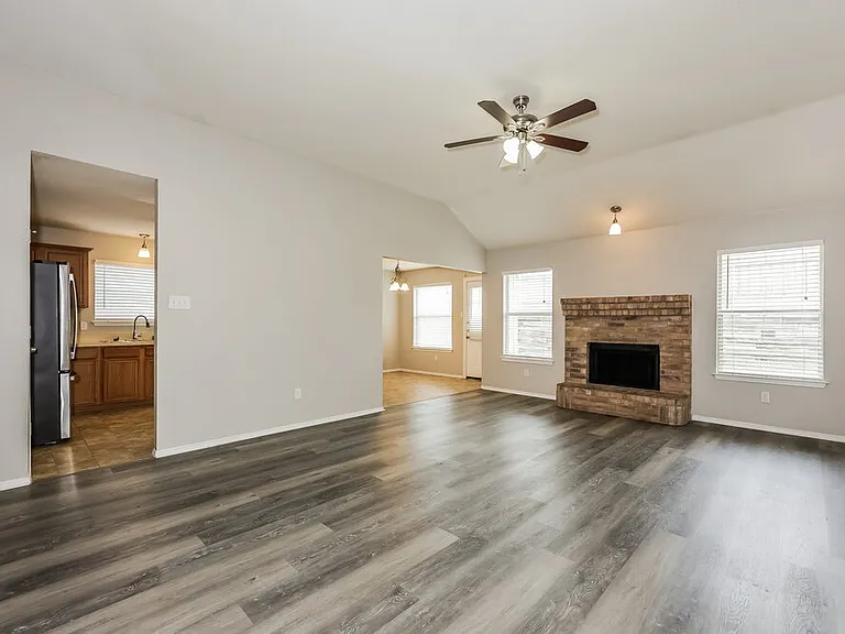 5924 Firethorn Dr — Photo 4