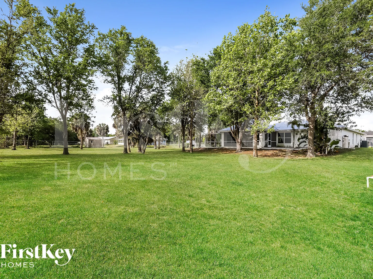 4 bed, 2.0 bath, 2564 sqft, $2,260 — Photo 2