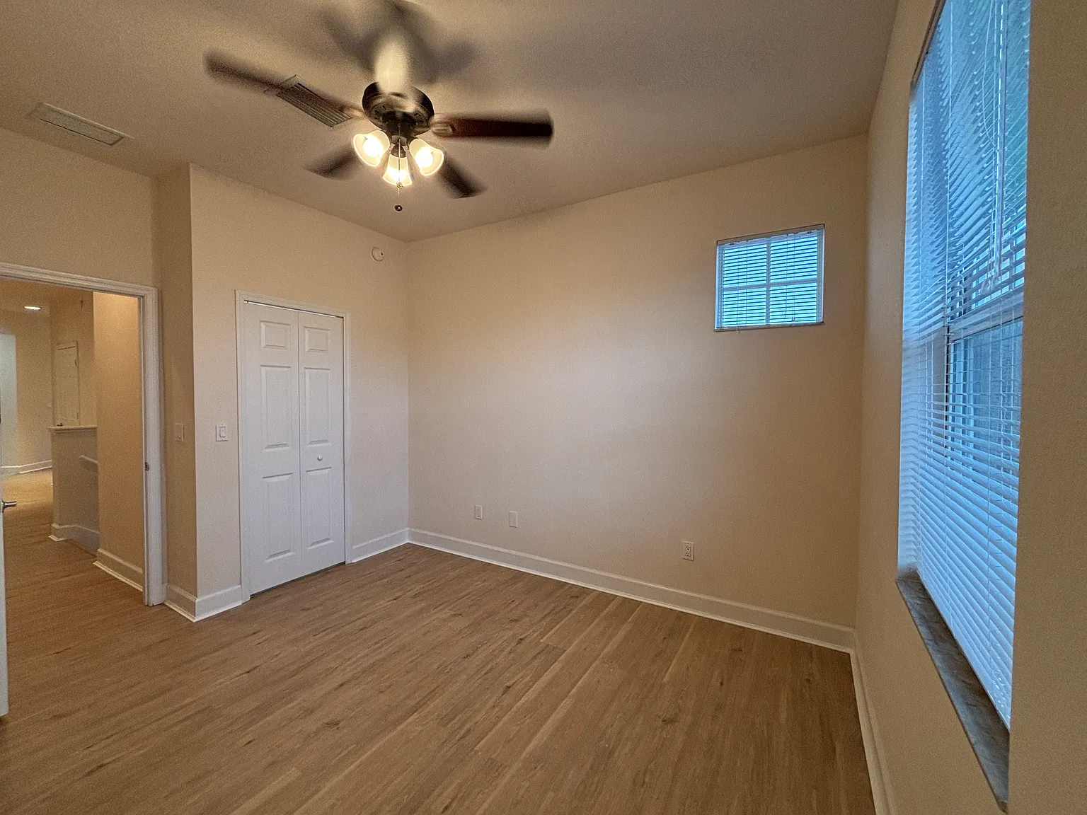 240 W End Dr — Photo 3