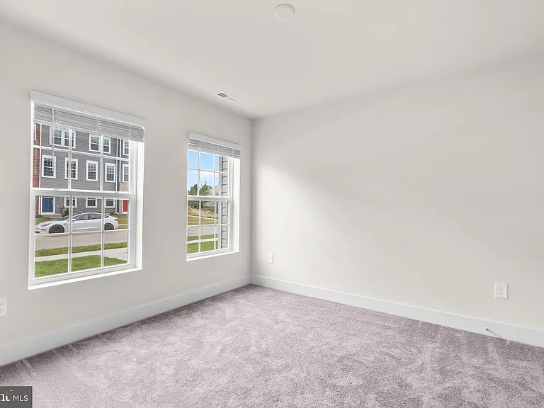 1826 Parham Way — Photo 32