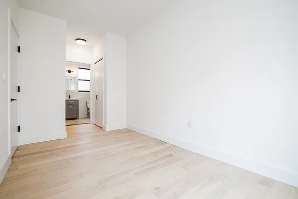 Rented by MNS | media 27